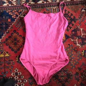 wear moi pink leotards